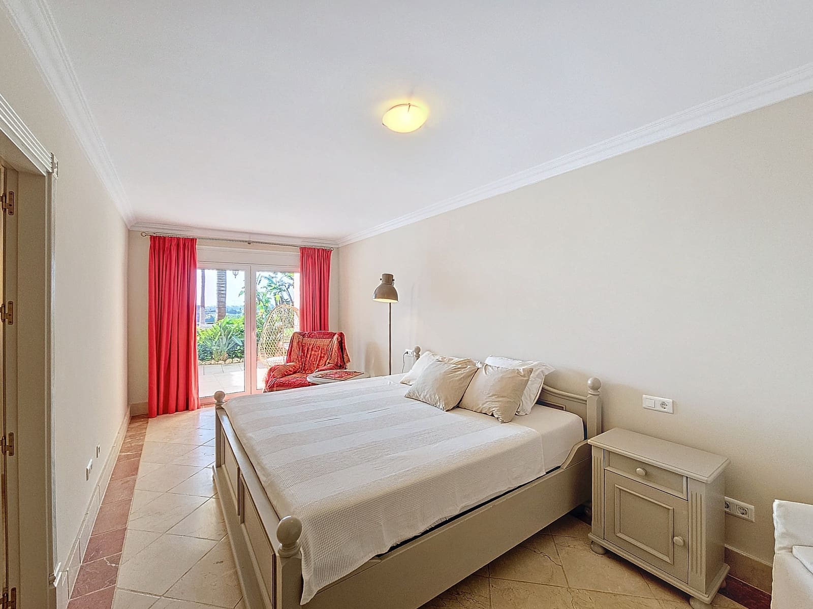 4 sovrum Villa till salu i Estepona med pool garage - 2 450 000 € (Ref: 8747874)