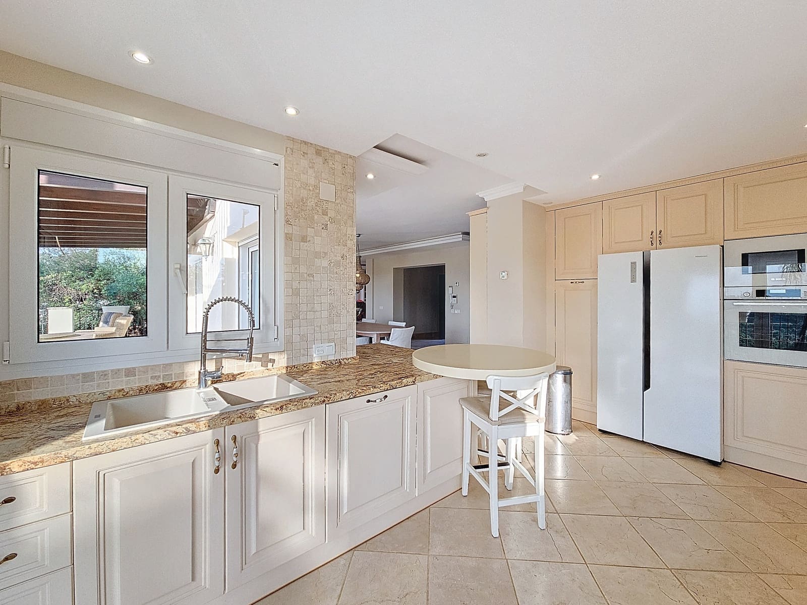 4 sovrum Villa till salu i Estepona med pool garage - 2 450 000 € (Ref: 8747874)