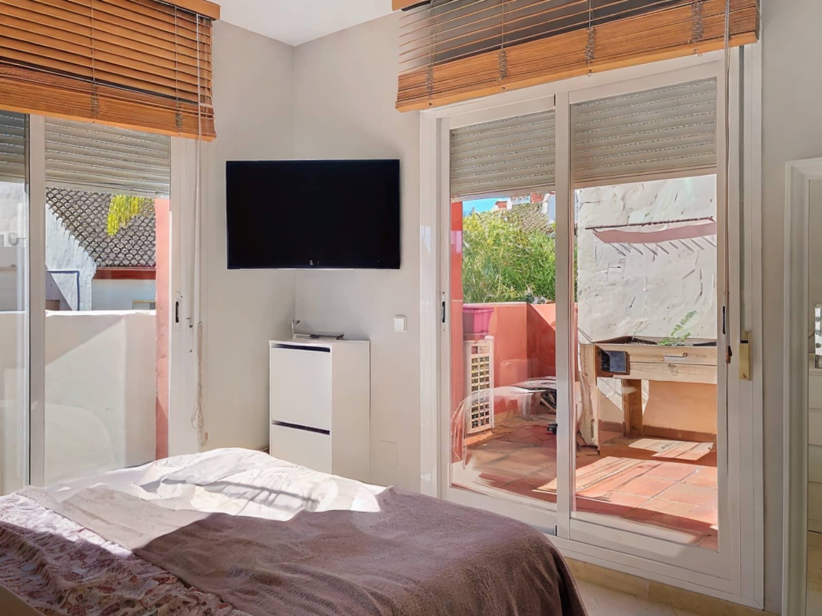 3 bedroom Townhouse for sale in New Golden Mile with pool garage - € 540,000 (Ref: 8815532)