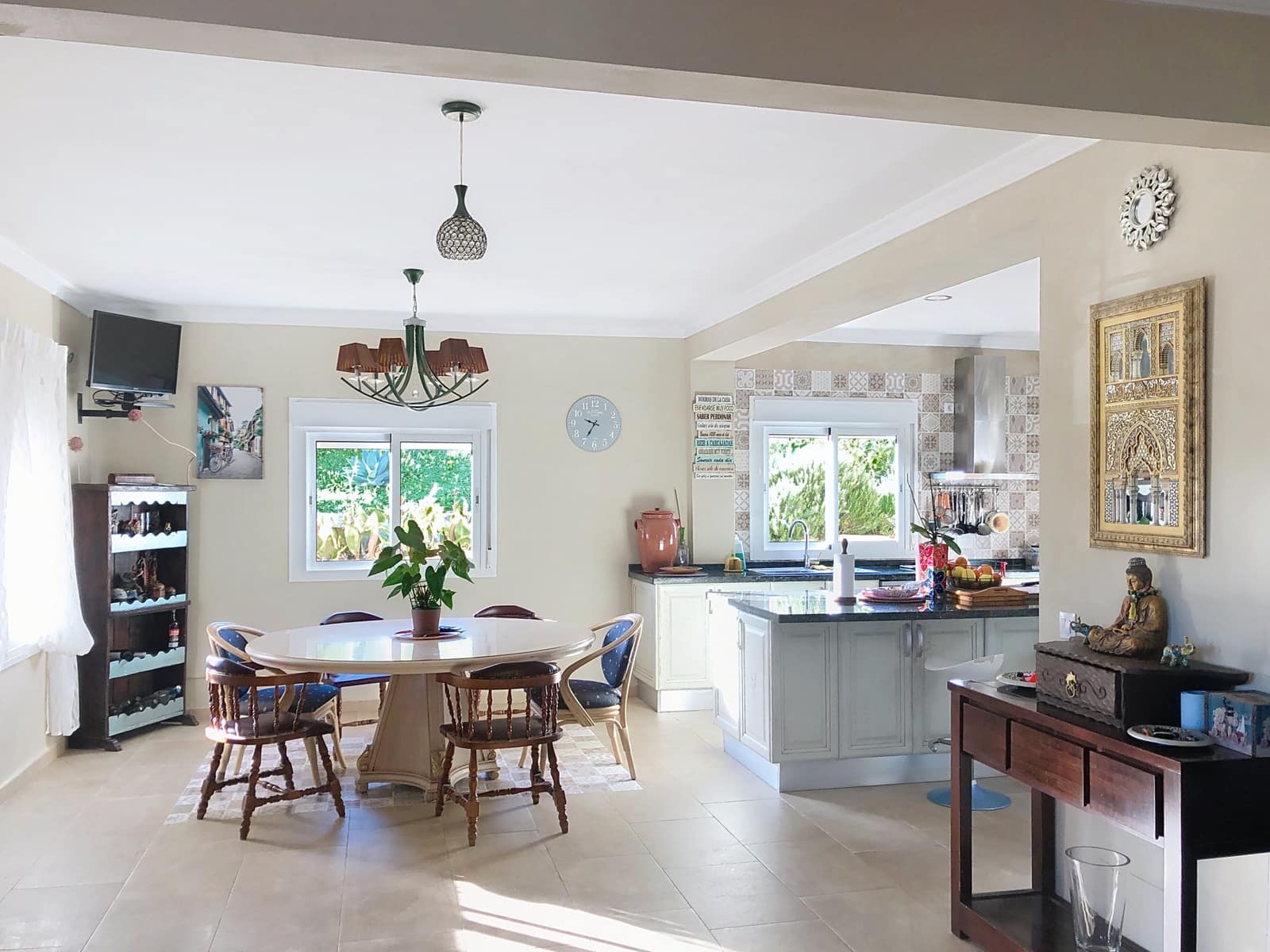 6 makuuhuone Huvila myytävänä paikassa Estepona mukana uima-altaan 
autotalli - 1 270 000 € (Ref: 8815533)