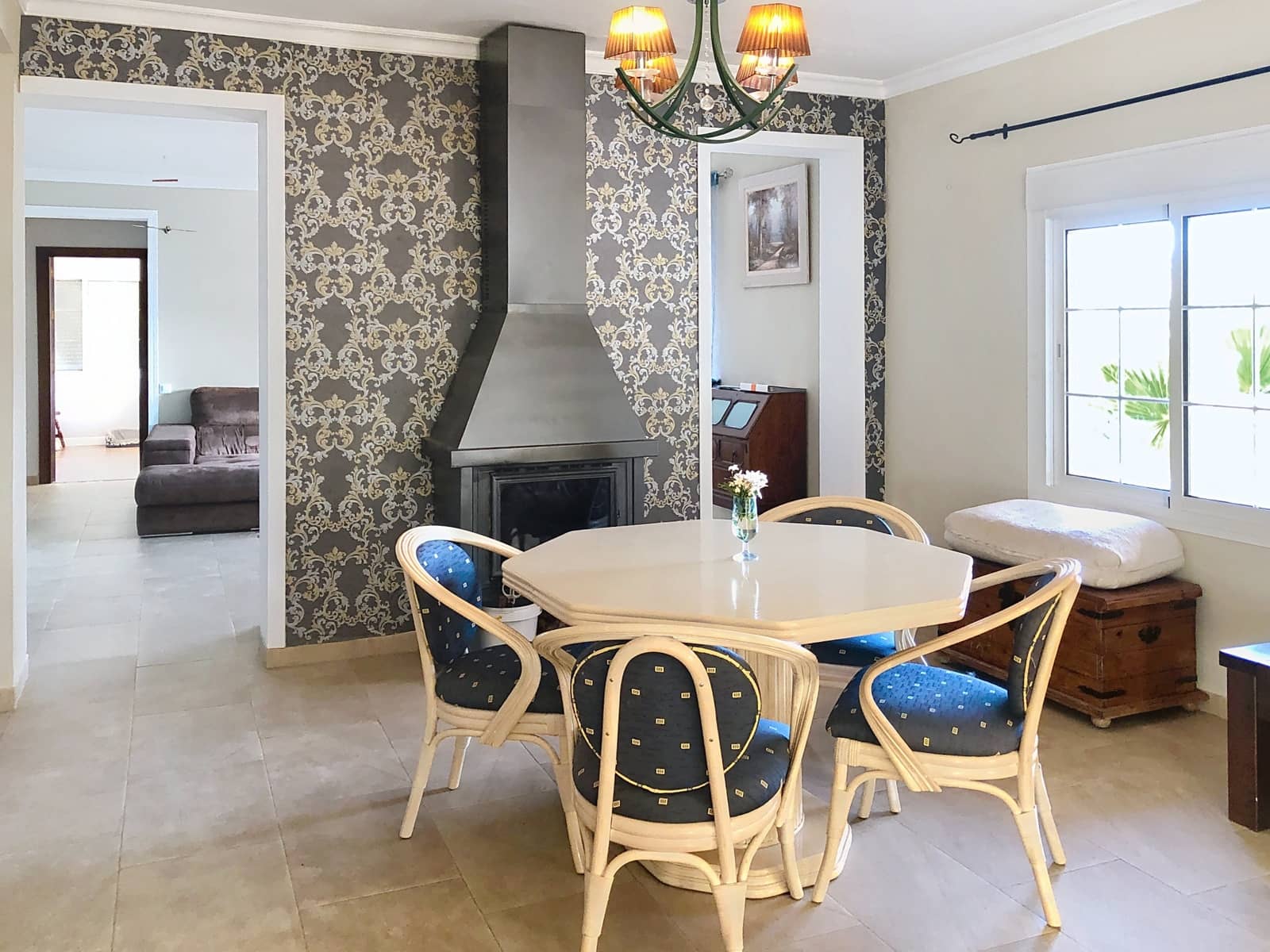 6 makuuhuone Huvila myytävänä paikassa Estepona mukana uima-altaan 
autotalli - 1 270 000 € (Ref: 8815533)