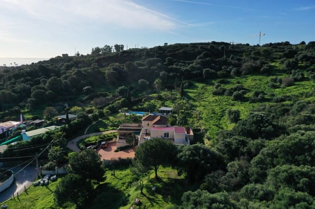 6 quarto Moradia para venda em Guadalobón, Estepona com piscina garagem - 1 270 000 € (Ref: 8815533)