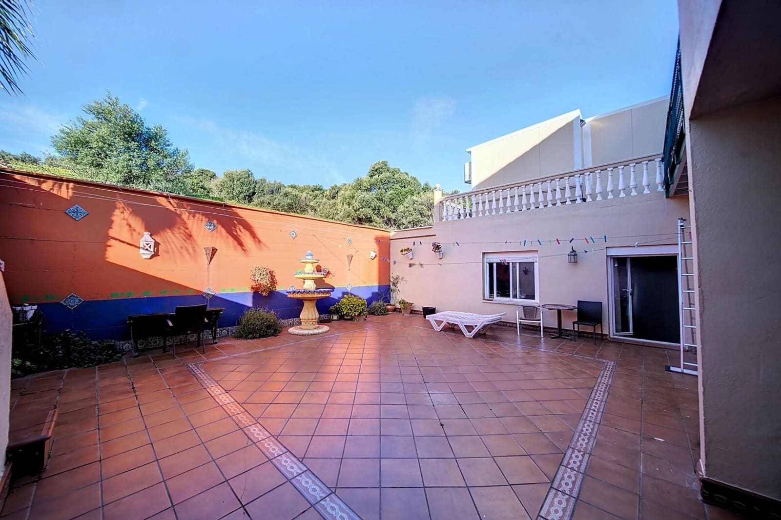 6 makuuhuone Huvila myytävänä paikassa Estepona mukana uima-altaan 
autotalli - 1 270 000 € (Ref: 8815533)