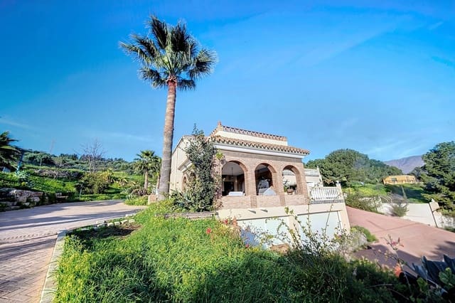 6 quarto Moradia para venda em Guadalobón, Estepona com piscina garagem - 1 270 000 € (Ref: 8815533)