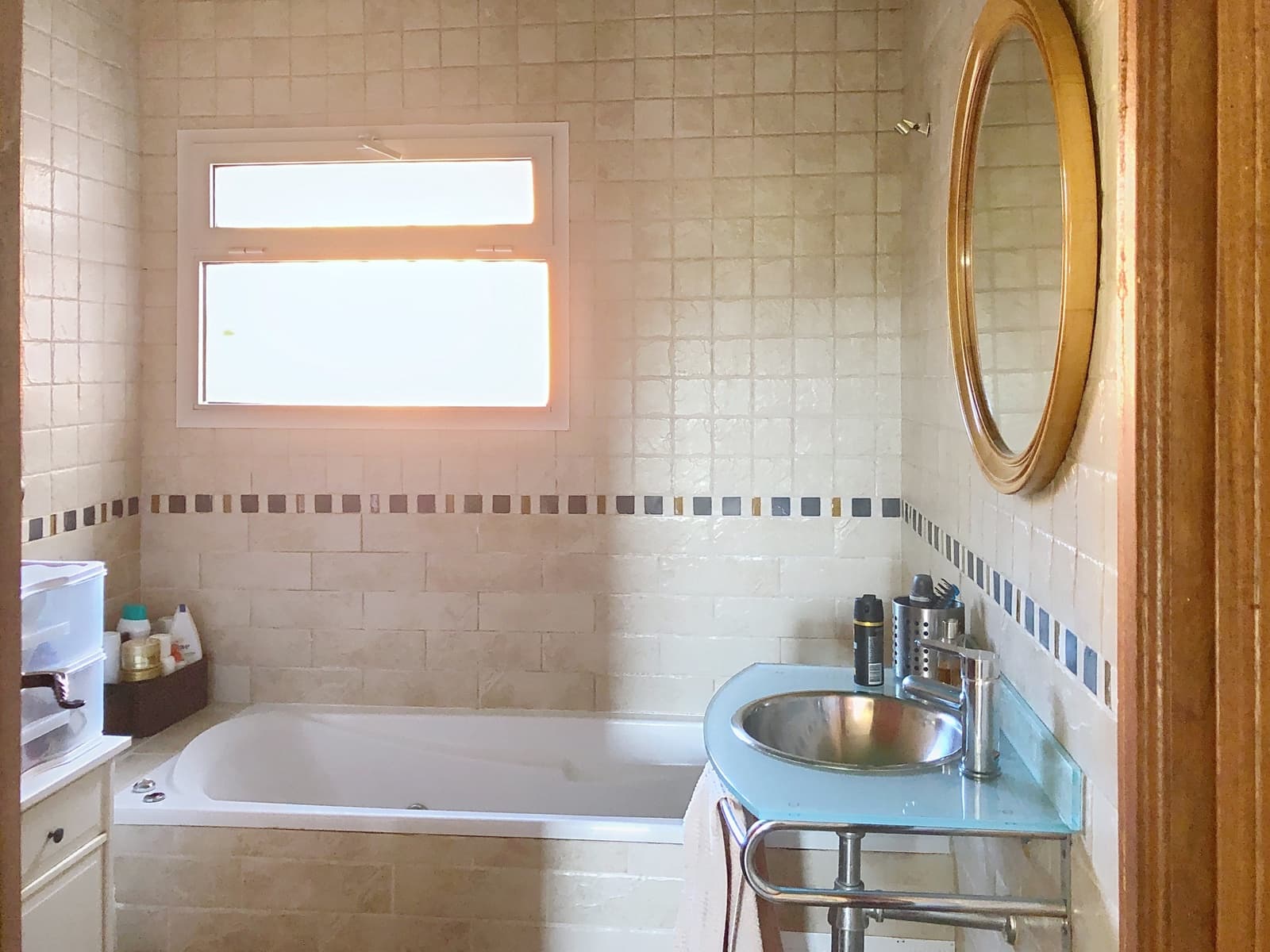 6 makuuhuone Huvila myytävänä paikassa Estepona mukana uima-altaan 
autotalli - 1 270 000 € (Ref: 8815533)