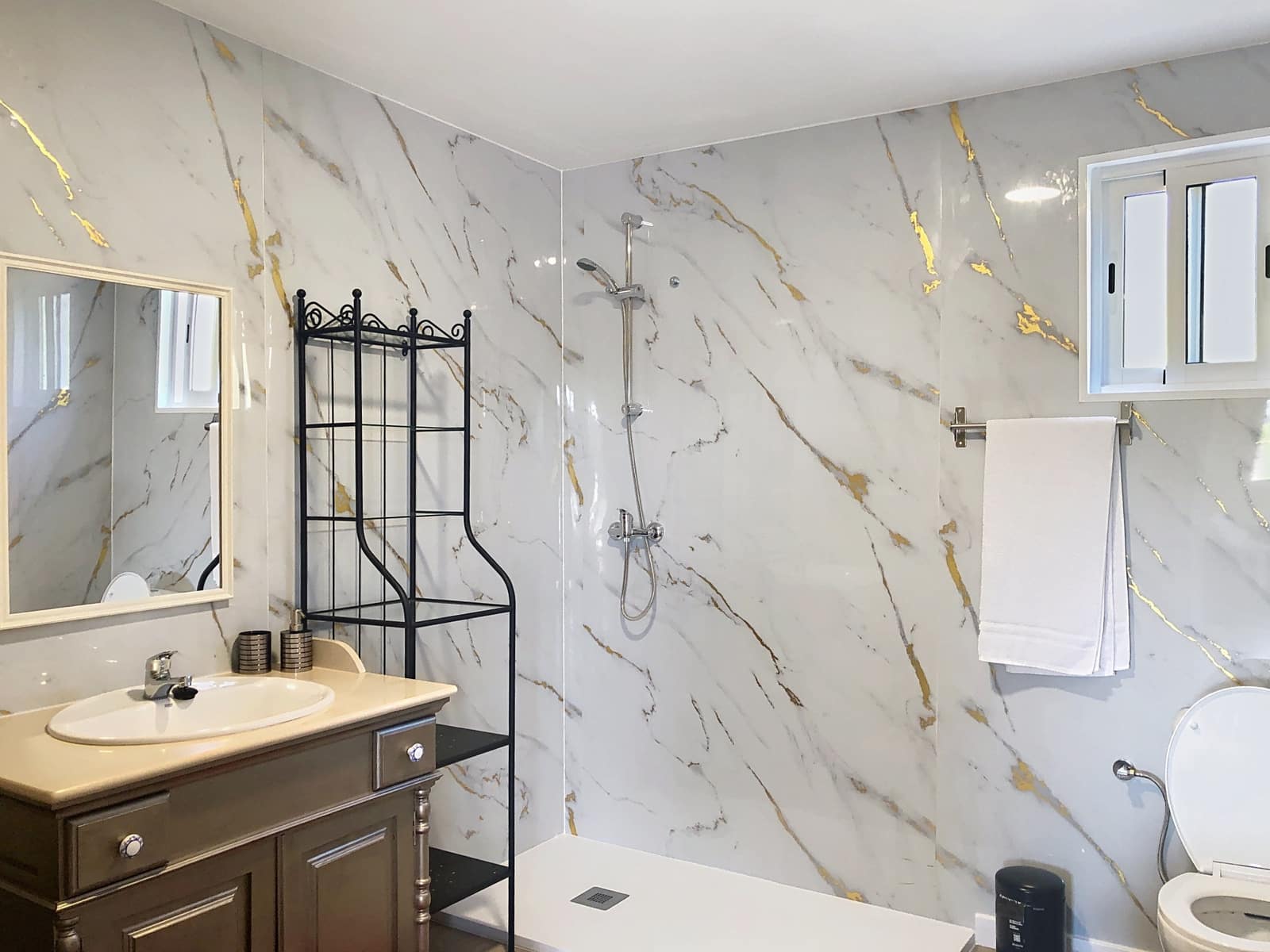 6 makuuhuone Huvila myytävänä paikassa Estepona mukana uima-altaan 
autotalli - 1 270 000 € (Ref: 8815533)