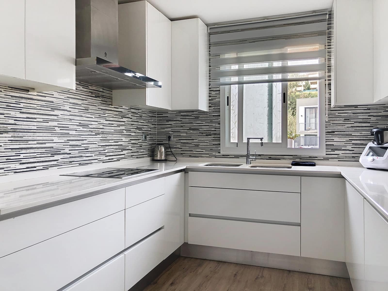 3 bedroom Townhouse for sale in New Golden Mile with pool garage - € 639,000 (Ref: 8840814)