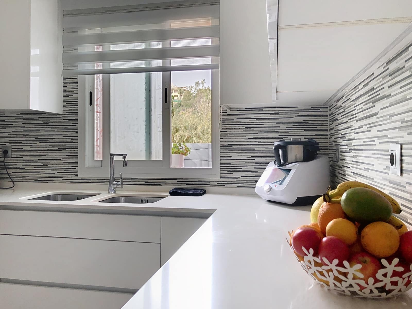 3 bedroom Townhouse for sale in New Golden Mile with pool garage - € 639,000 (Ref: 8840814)