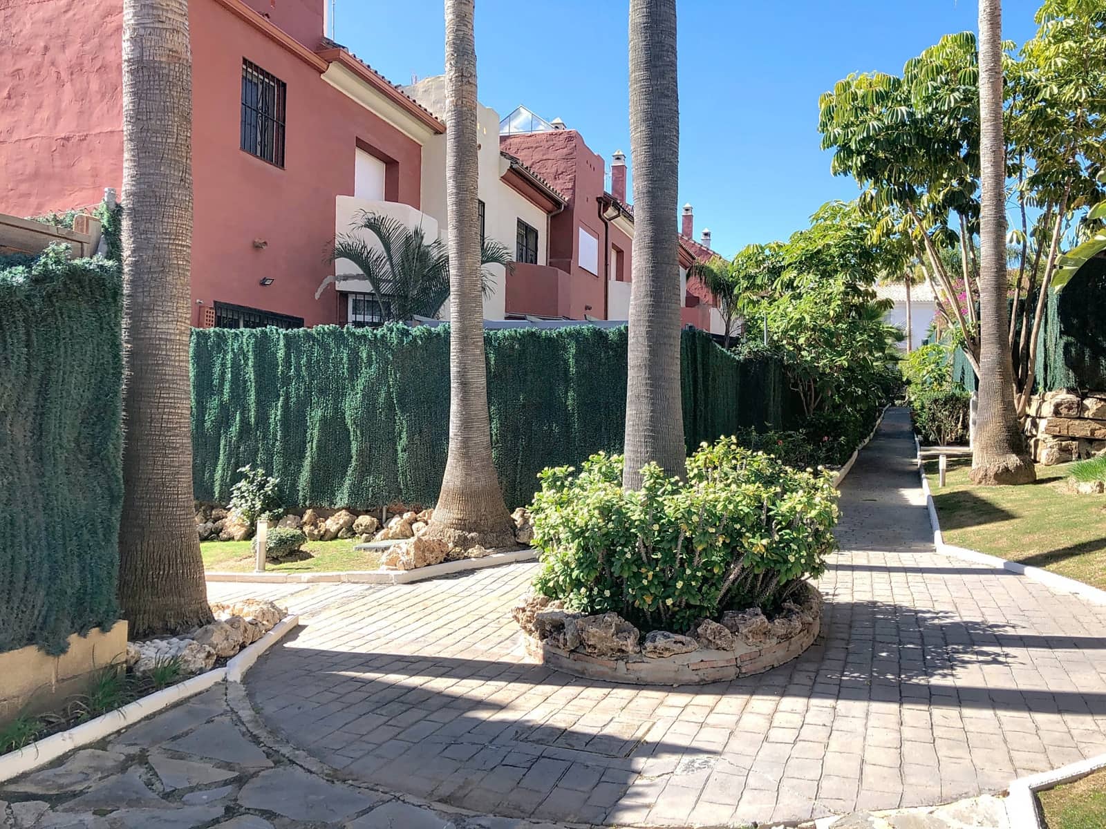 3 bedroom Townhouse for sale in New Golden Mile with pool garage - € 639,000 (Ref: 8840814)