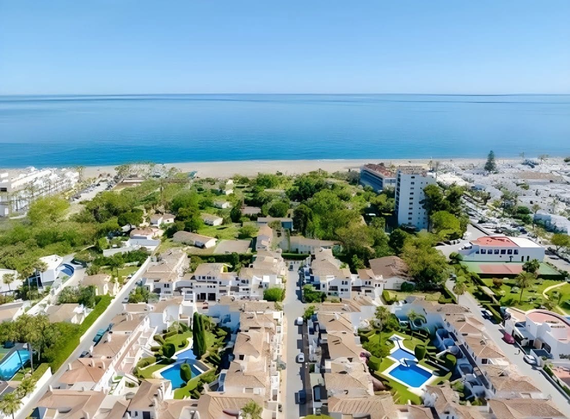 3 soverom Hus til salgs i Estepona med svømmebasseng garasje - € 460 000 (Ref: 8840815)