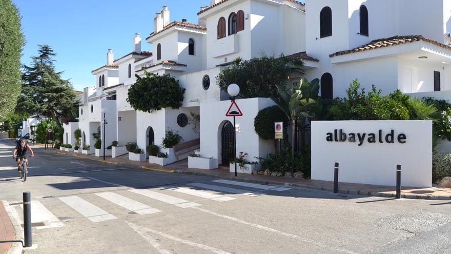3 soverom Hus til salgs i Estepona med svømmebasseng garasje - € 460 000 (Ref: 8840815)