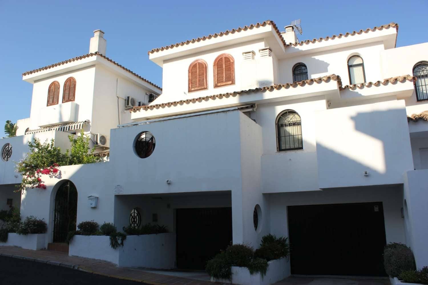 3 soverom Hus til salgs i Estepona med svømmebasseng garasje - € 460 000 (Ref: 8840815)
