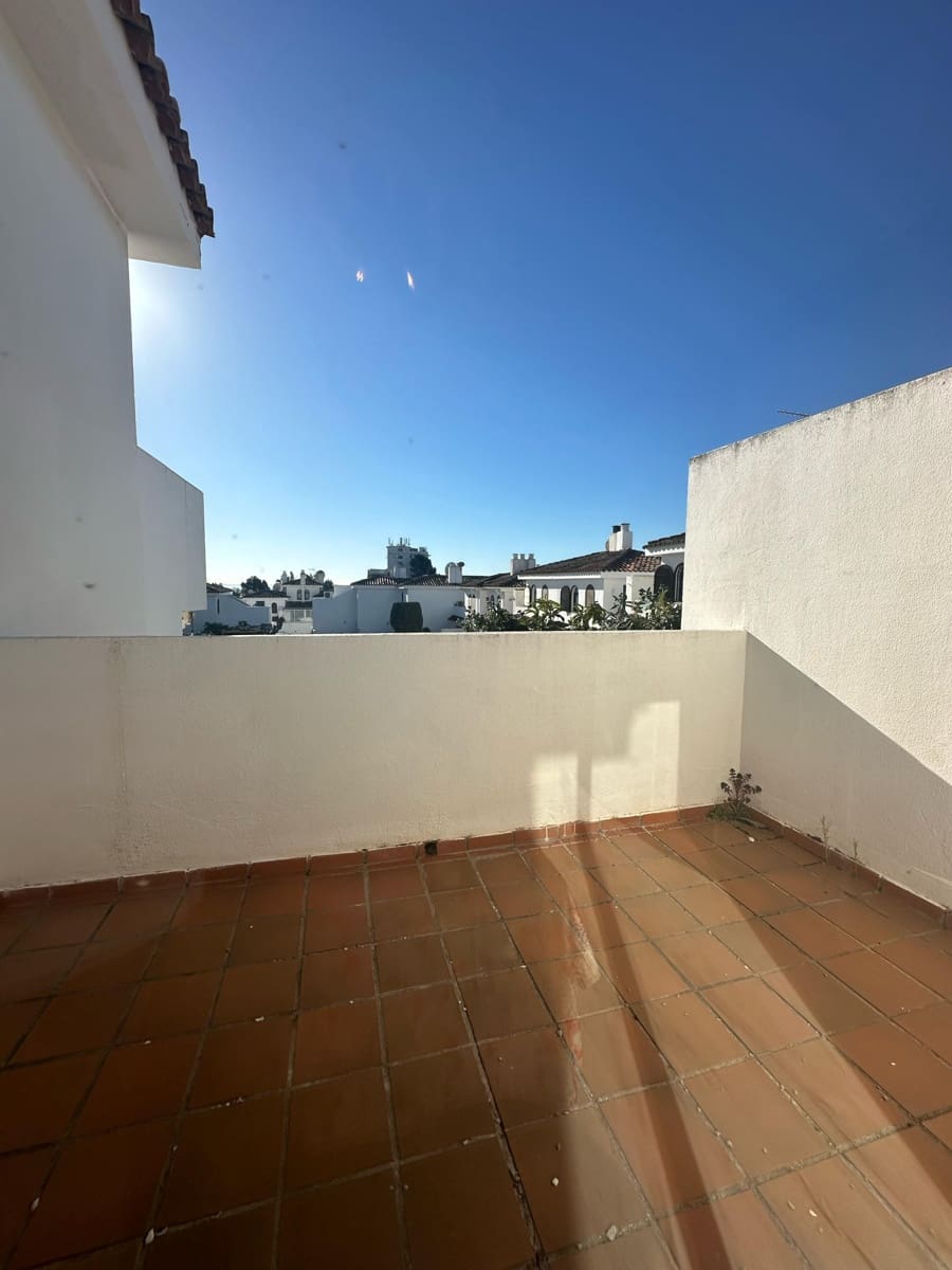3 soverom Hus til salgs i Estepona med svømmebasseng garasje - € 460 000 (Ref: 8840815)