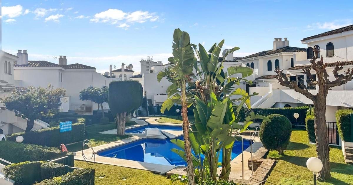 3 soverom Hus til salgs i Estepona med svømmebasseng garasje - € 460 000 (Ref: 8840815)