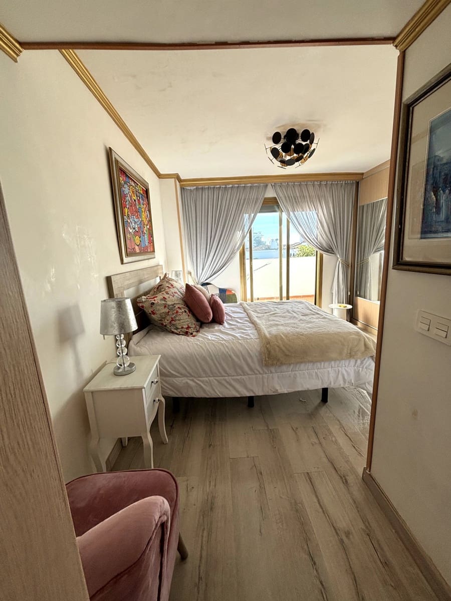 3 soverom Hus til salgs i Estepona med svømmebasseng garasje - € 460 000 (Ref: 8840815)