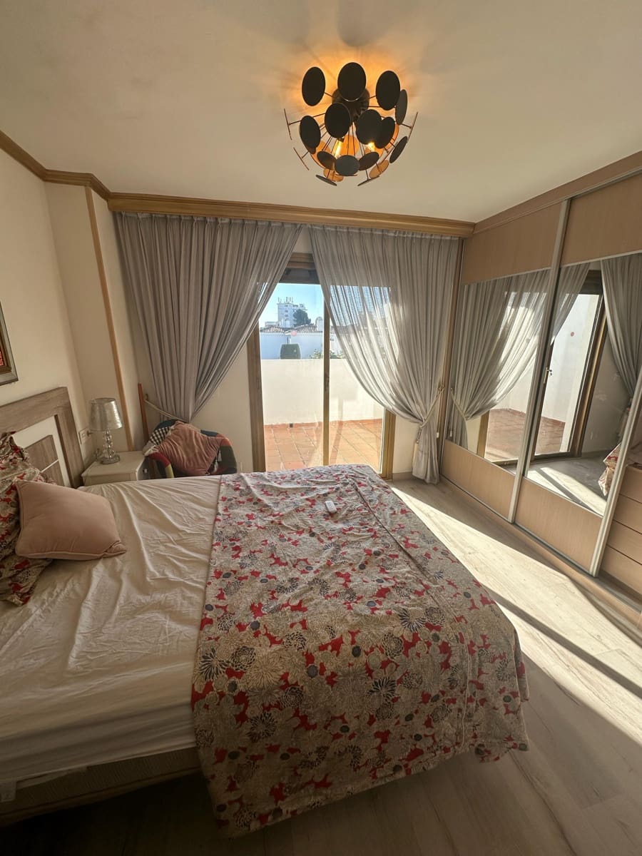 3 soverom Hus til salgs i Estepona med svømmebasseng garasje - € 460 000 (Ref: 8840815)