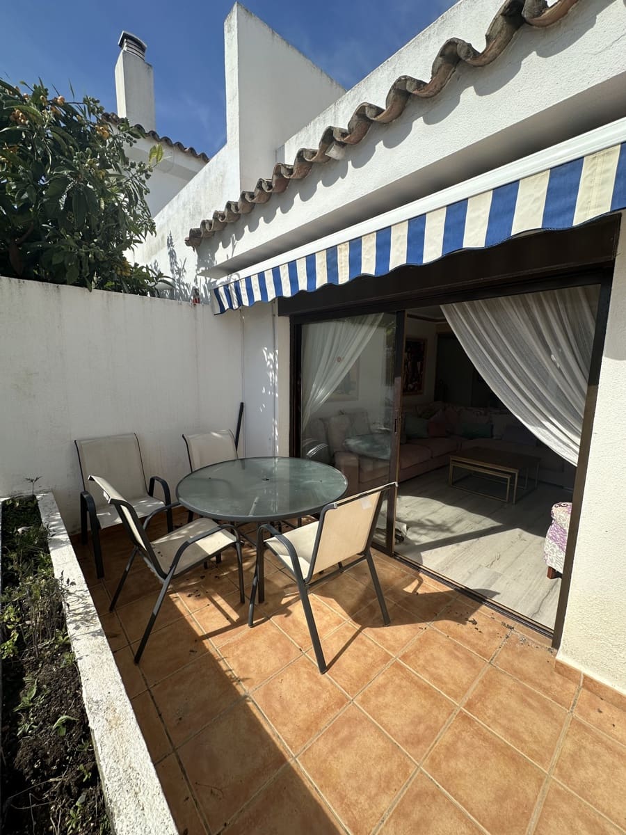 3 soverom Hus til salgs i Estepona med svømmebasseng garasje - € 460 000 (Ref: 8840815)