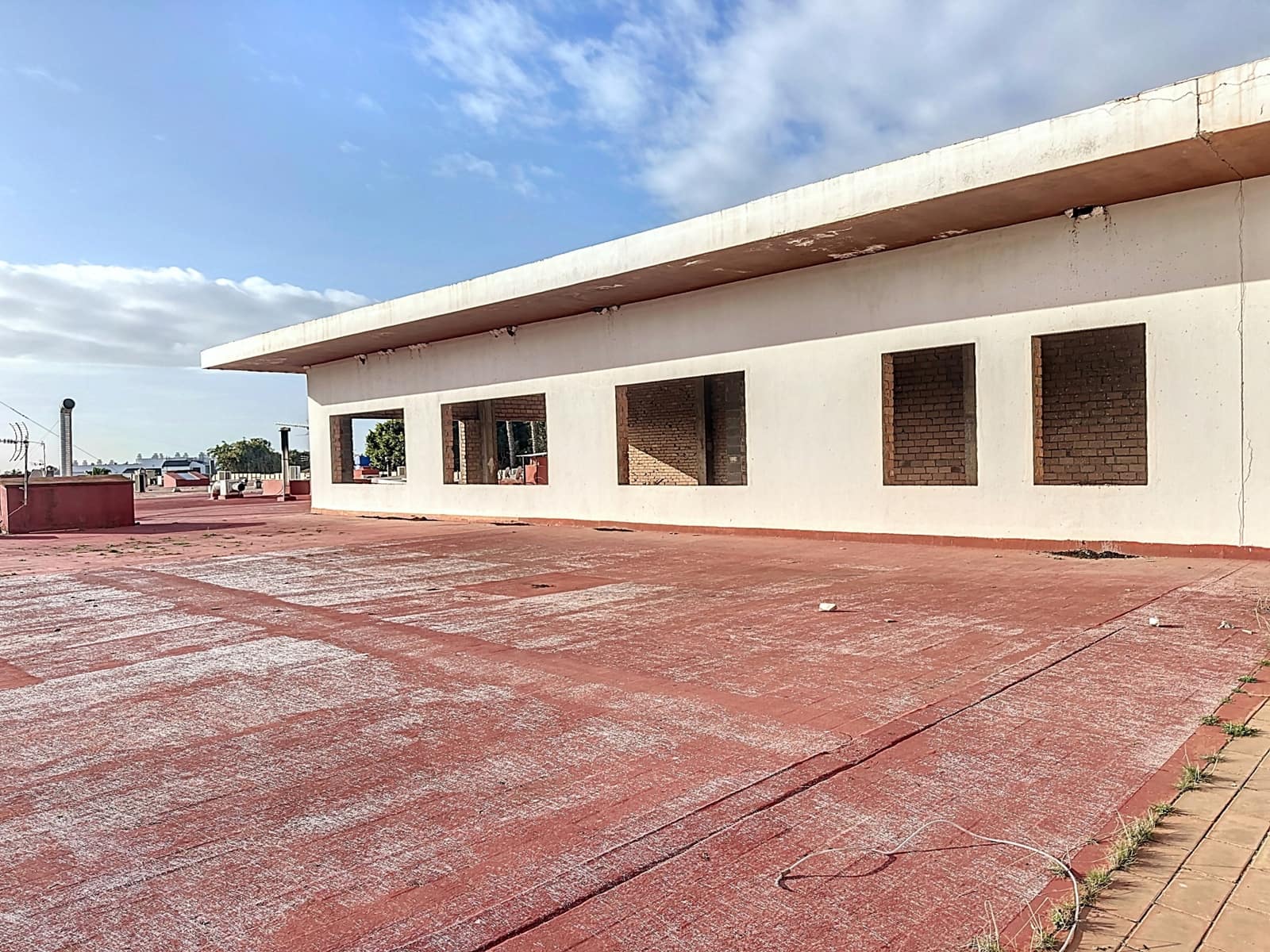 Commercieel te koop in Cancelada met garage - € 600.000 (Ref: 8862567)