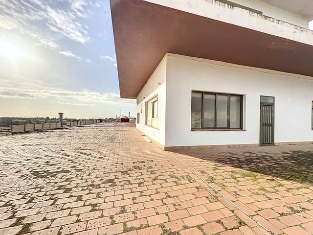 Erhverv til salg i Cancelada, Estepona med garage - € 600.000 (Ref: 8862567)