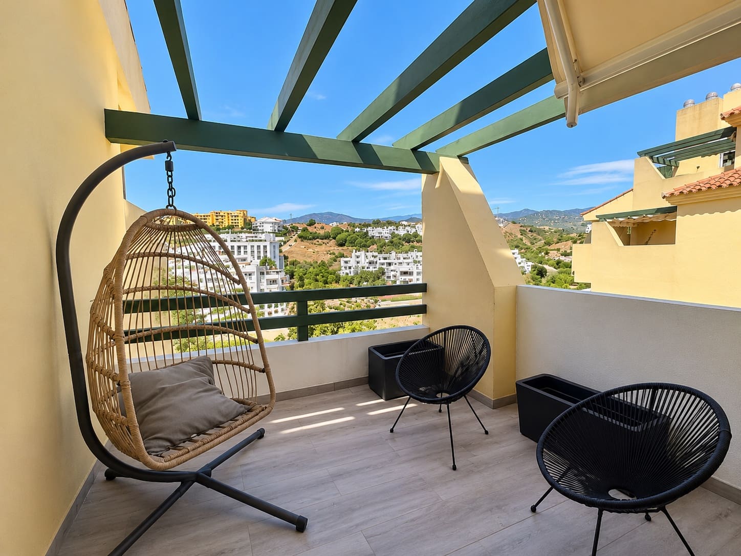 3 chambre Penthouse à vendre à New Golden Mile avec piscine garage - 499 000 € (Ref: 8862568)