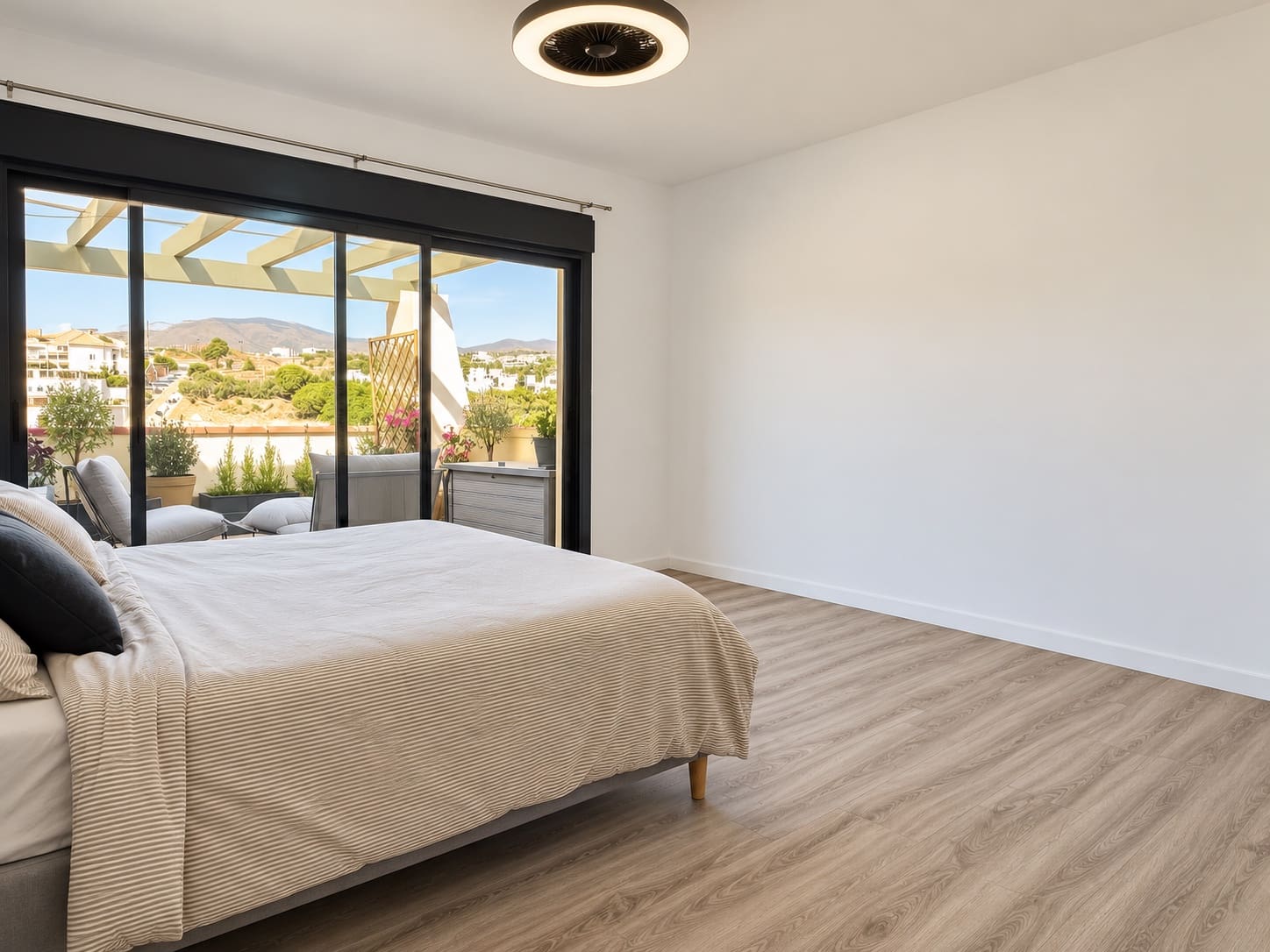 3 chambre Penthouse à vendre à New Golden Mile avec piscine garage - 499 000 € (Ref: 8862568)