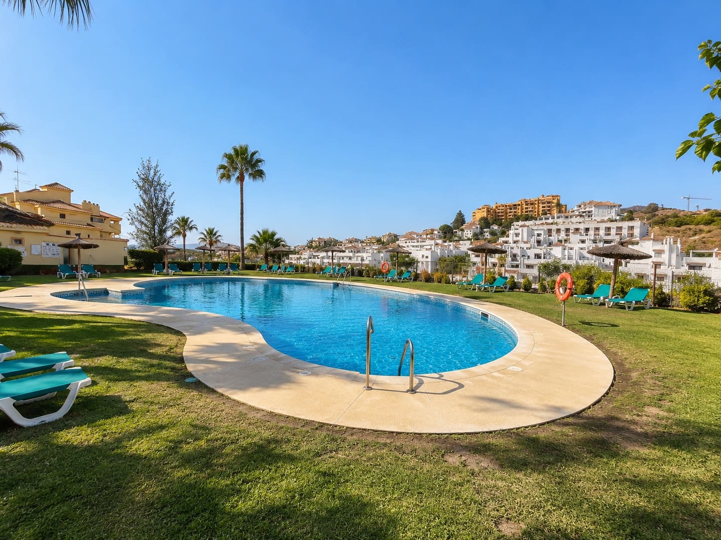 3 chambre Penthouse à vendre à New Golden Mile avec piscine garage - 499 000 € (Ref: 8862568)