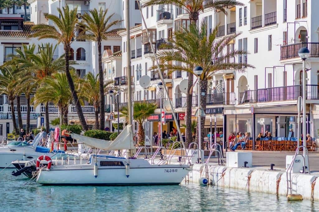 2 soveværelse Lejlighed til salg i La Duquesa / Puerto de la Duquesa - € 275.000 (Ref: 8892881)