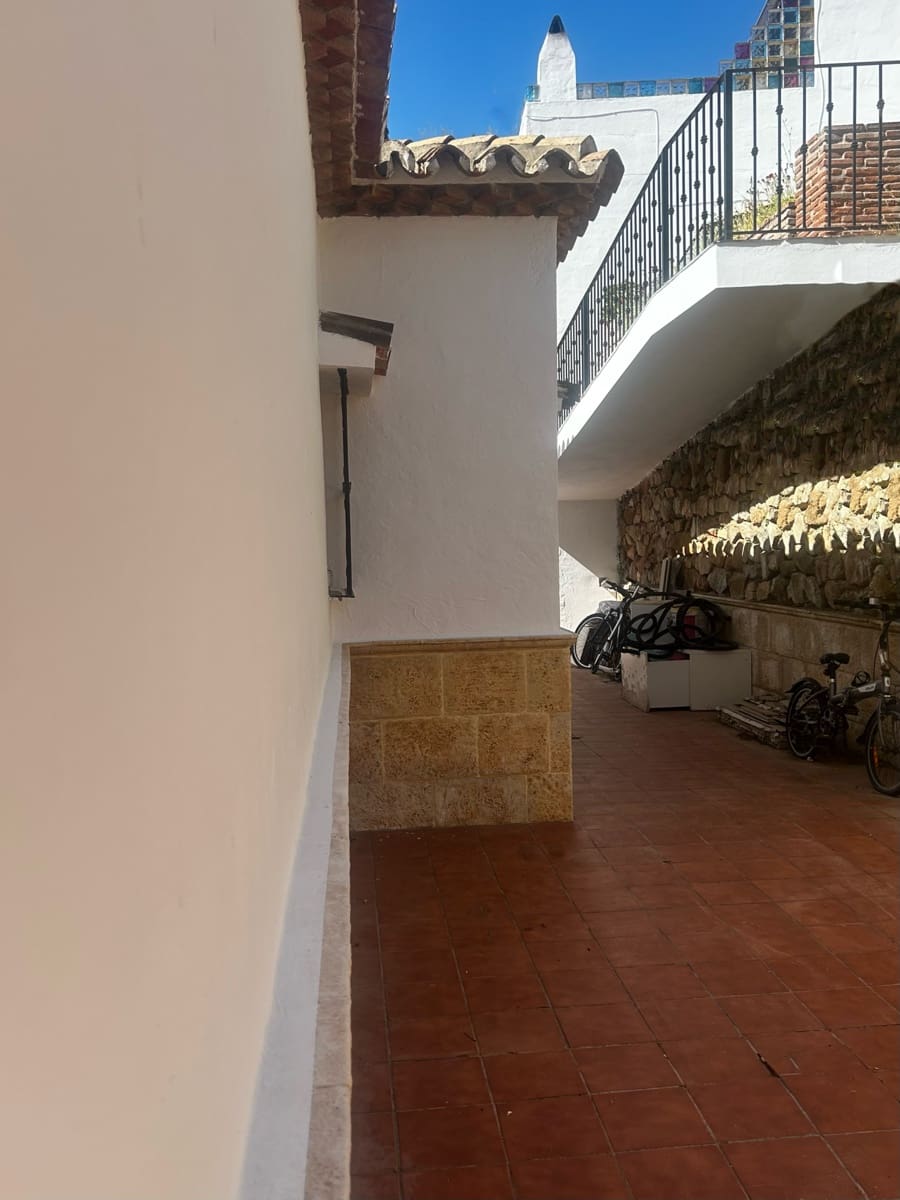 4 makuuhuone Huvila myytävänä paikassa Benahavis mukana uima-altaan 
autotalli - 950 000 € (Ref: 8894657)