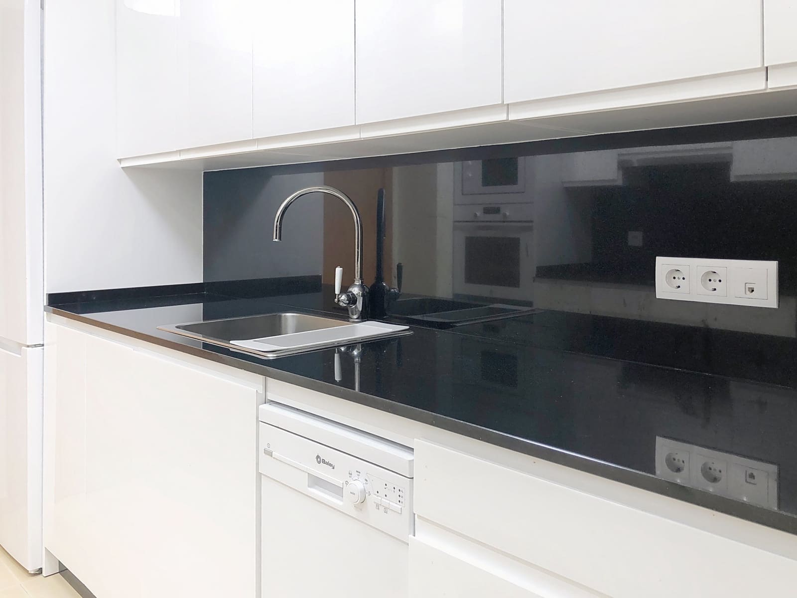 3 bedroom Apartment for sale in Estepona with pool garage - € 499,000 (Ref: 8894658)