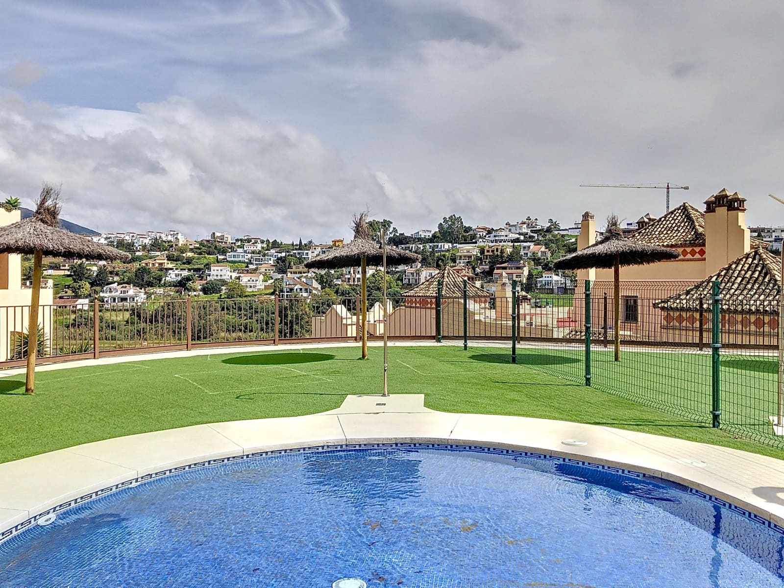 3 slaapkamer Appartement te koop in Estepona met zwembad garage - € 499.000 (Ref: 8894658)