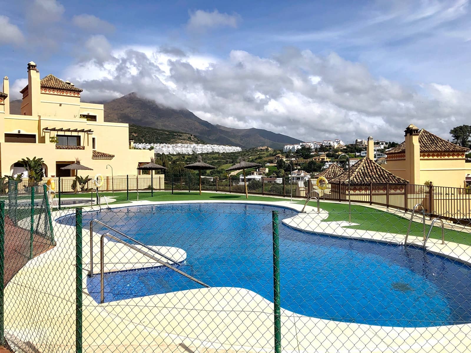 3 slaapkamer Appartement te koop in Estepona met zwembad garage - € 499.000 (Ref: 8894658)