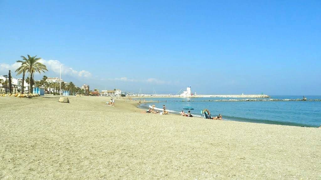 4 makuuhuone Huvila myytävänä paikassa Manilva mukana uima-altaan 
autotalli - 1 065 000 € (Ref: 8976310)