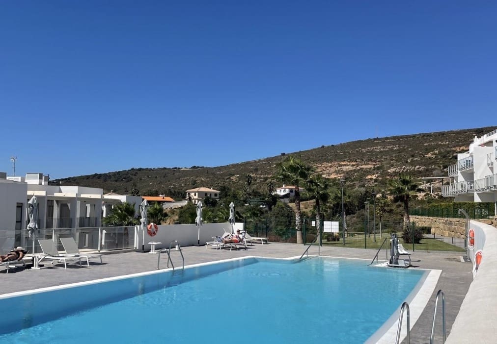 3 makuuhuone Huoneisto myytävänä paikassa Manilva mukana uima-altaan 
autotalli - 540 000 € (Ref: 8979478)