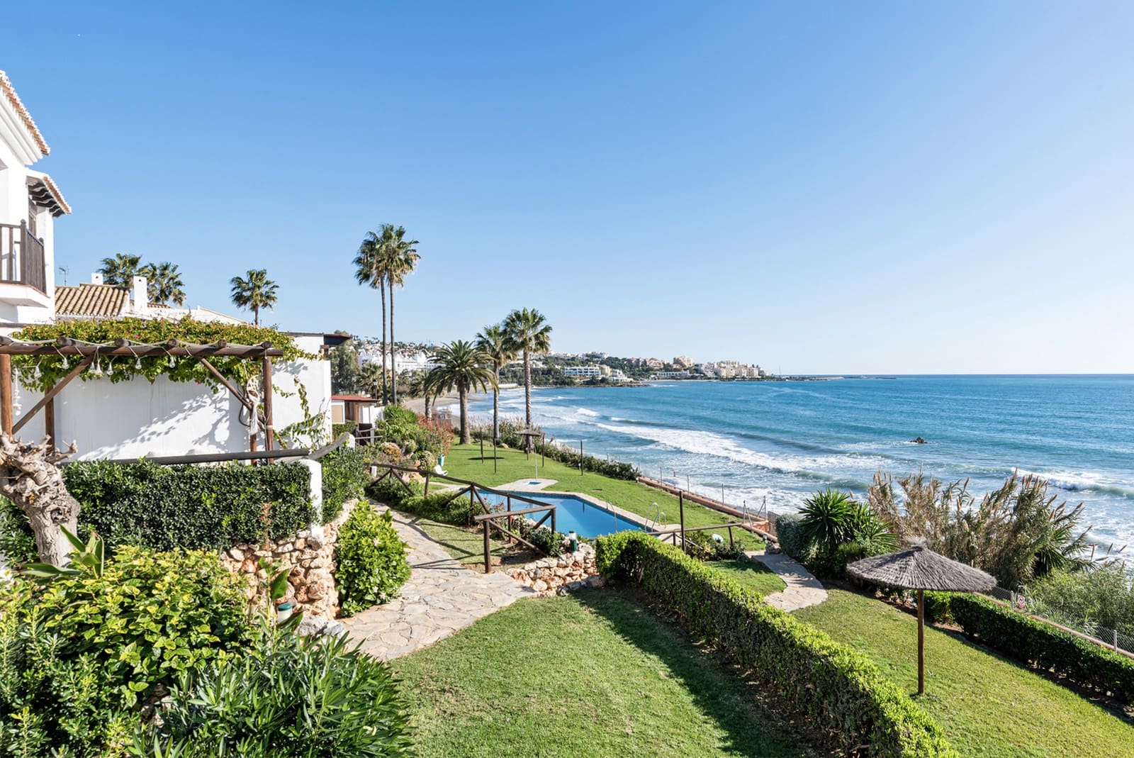 2 Zimmer Haus zu verkaufen in Estepona mit Pool Garage - 469.000 € (Ref: 9003316)