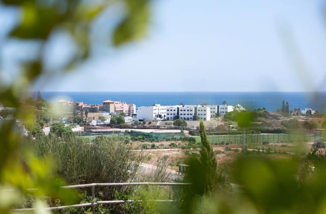 2 Zimmer Apartment zu verkaufen in Guadalobón, Estepona mit Garage - 369.000 € (Ref: 9005236)