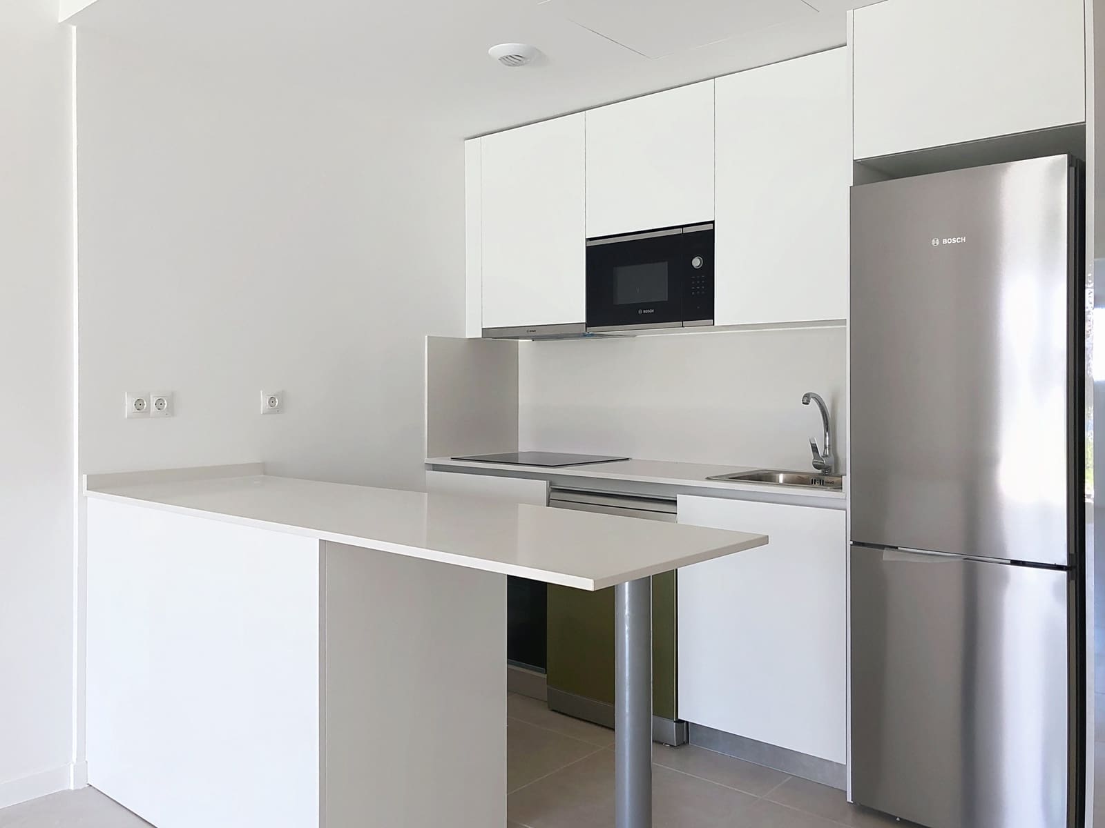 2 Zimmer Apartment zu verkaufen in Estepona mit Garage - 369.000 € (Ref: 9005236)
