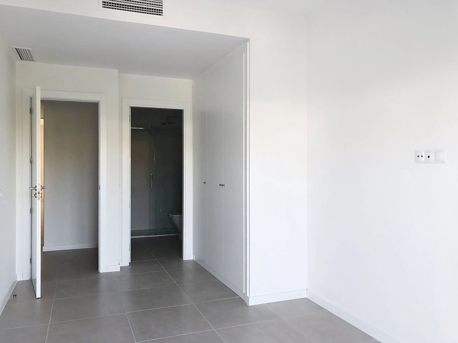 2 Zimmer Apartment zu verkaufen in Estepona mit Garage - 369.000 € (Ref: 9005236)