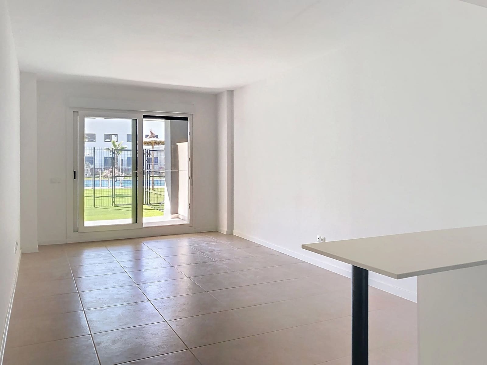 2 Zimmer Apartment zu verkaufen in Estepona mit Garage - 369.000 € (Ref: 9005236)