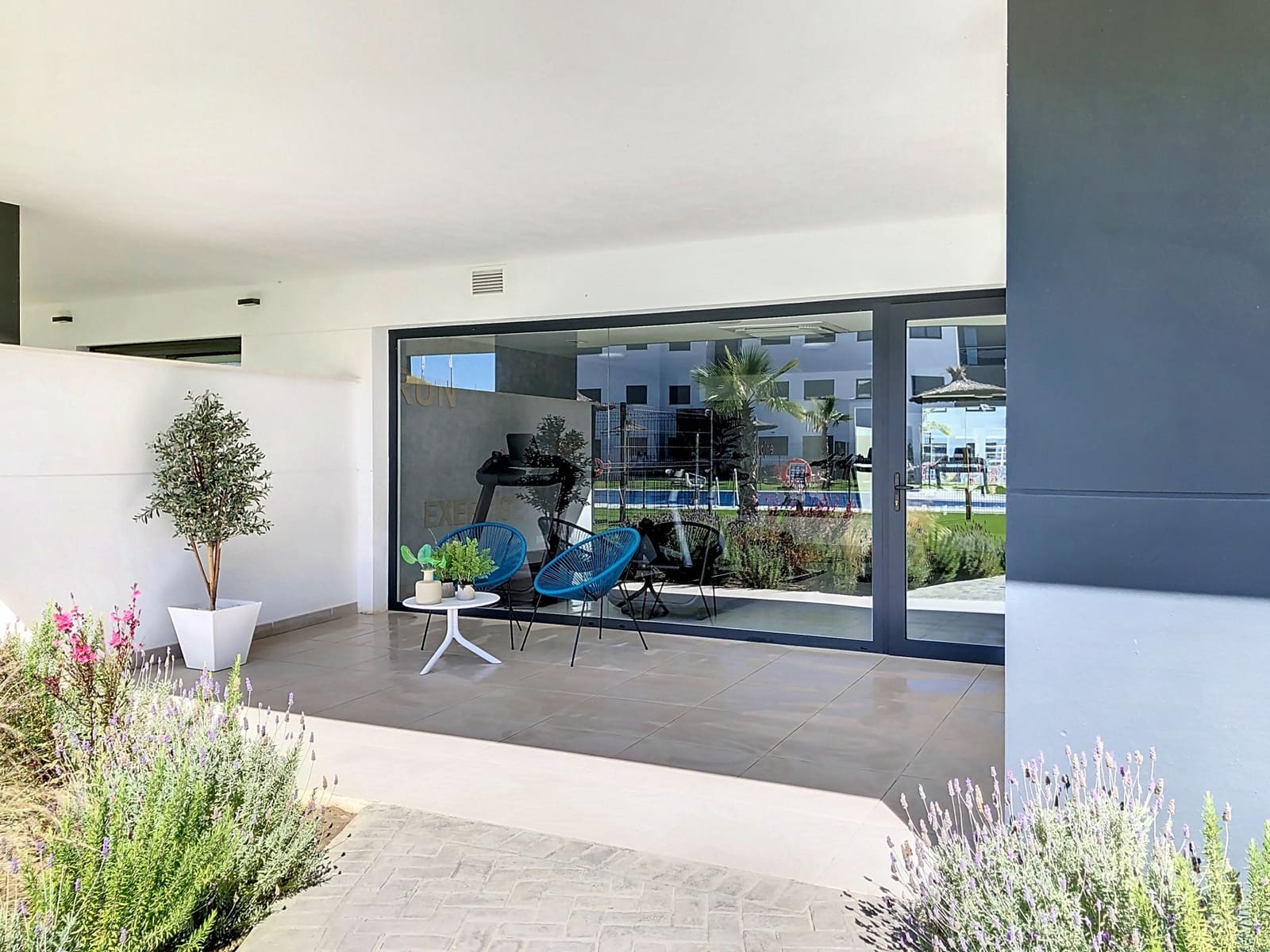 2 Zimmer Apartment zu verkaufen in Estepona mit Garage - 369.000 € (Ref: 9005236)