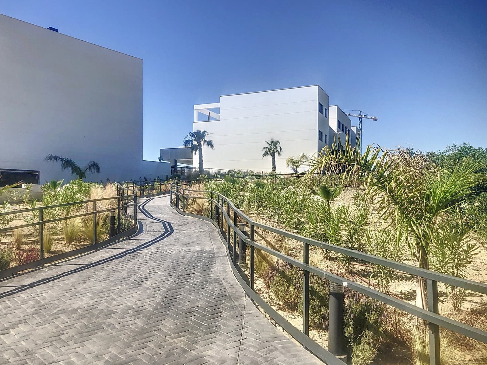 2 Zimmer Apartment zu verkaufen in Estepona mit Garage - 369.000 € (Ref: 9005236)