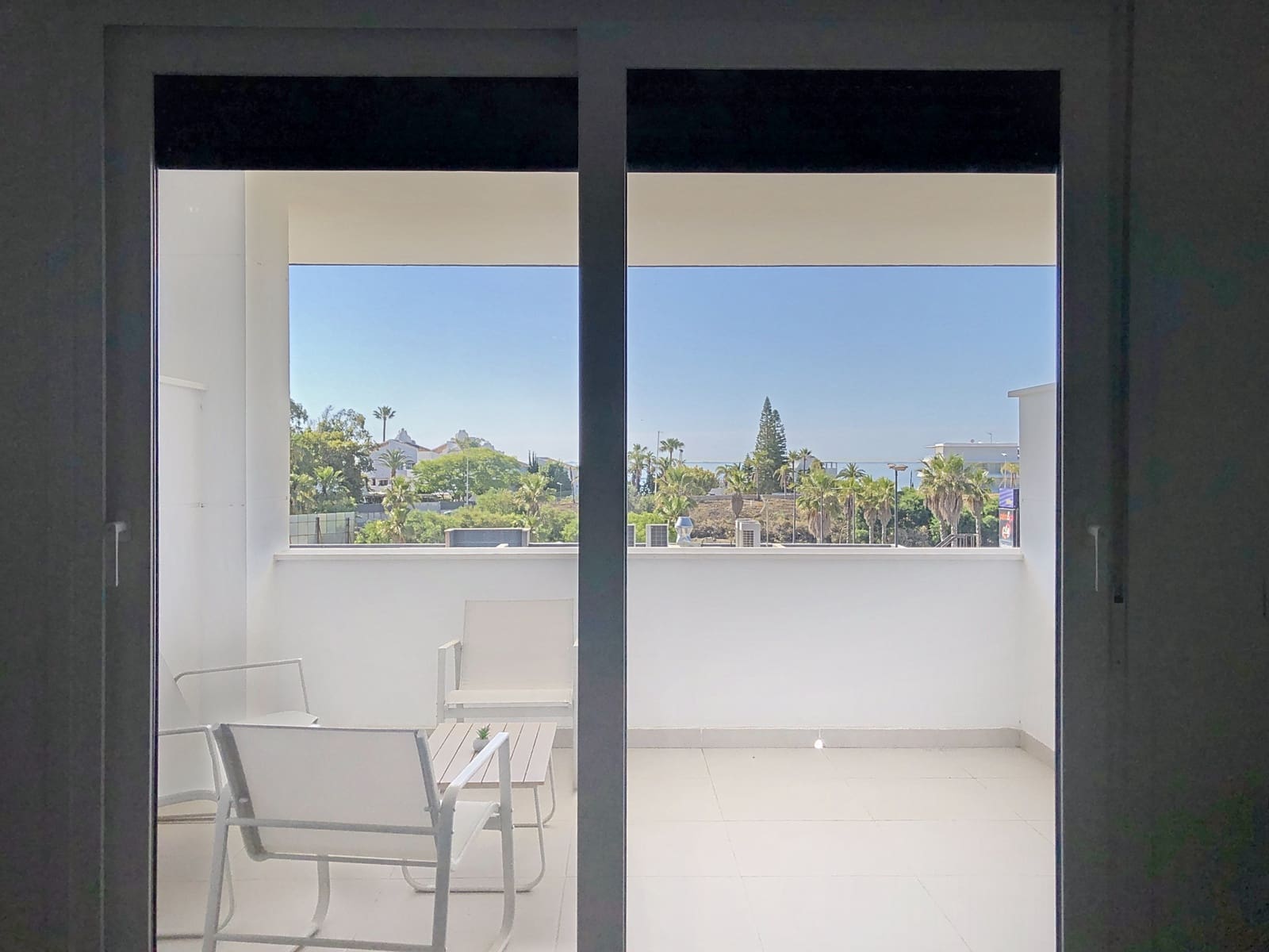 3 soverom Leilighet til salgs i Estepona med garasje - € 385 000 (Ref: 9005237)