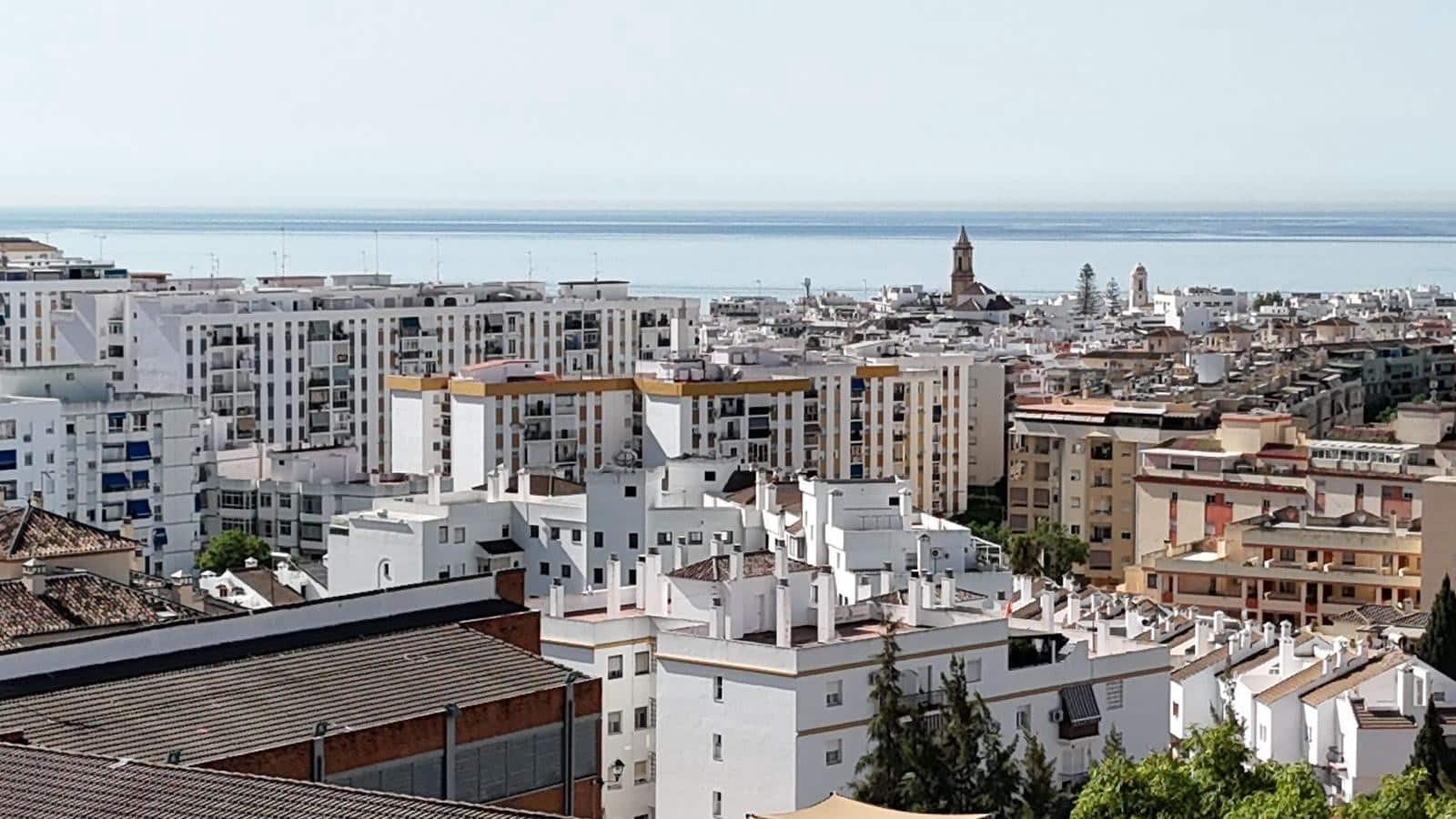 2 makuuhuone Huoneisto myytävänä paikassa Estepona mukana uima-altaan 
autotalli - 495 000 € (Ref: 9017236)