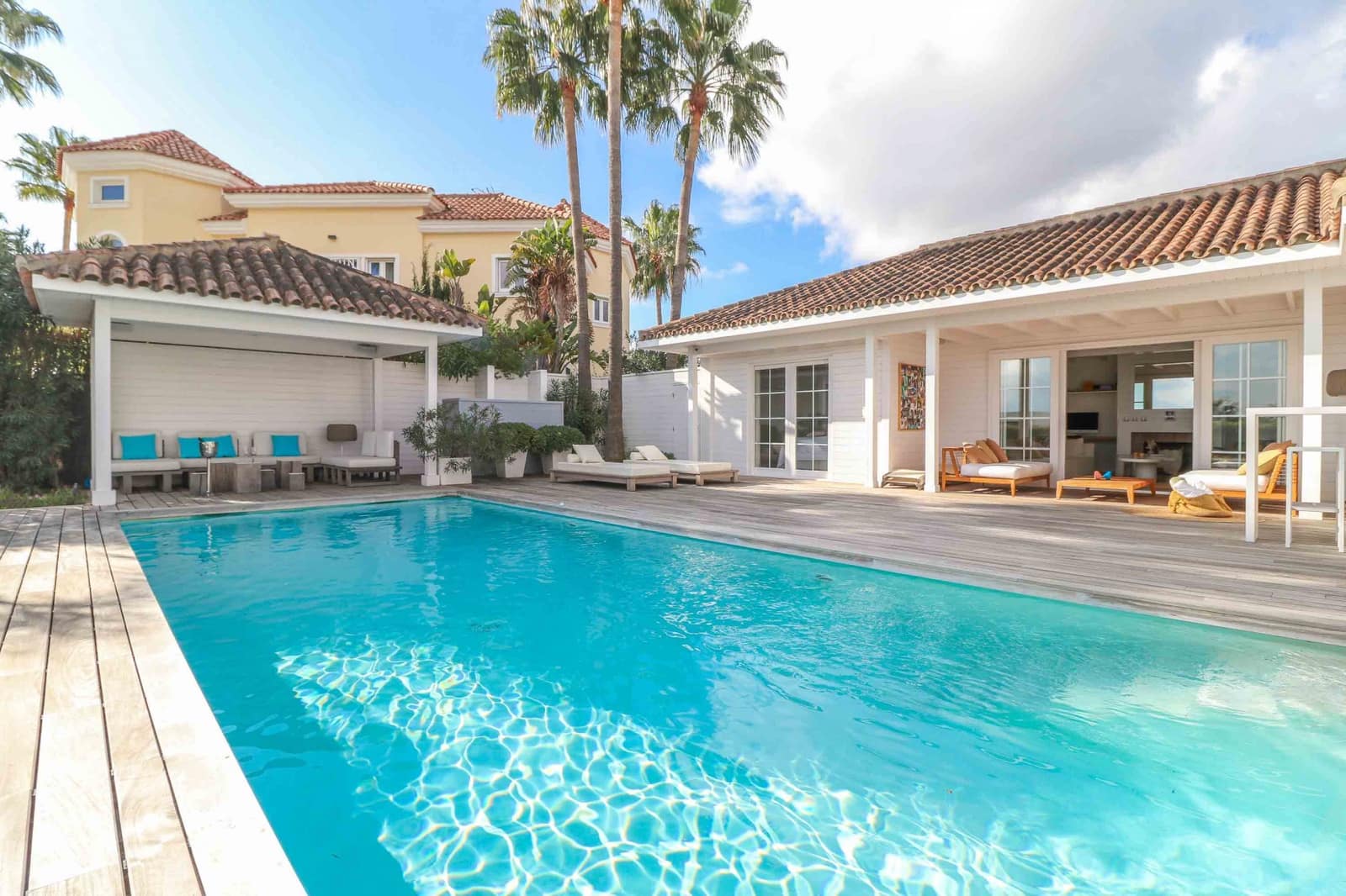 4 sovrum Villa till salu i Benahavis med pool garage - 1 850 000 € (Ref: 9026523)