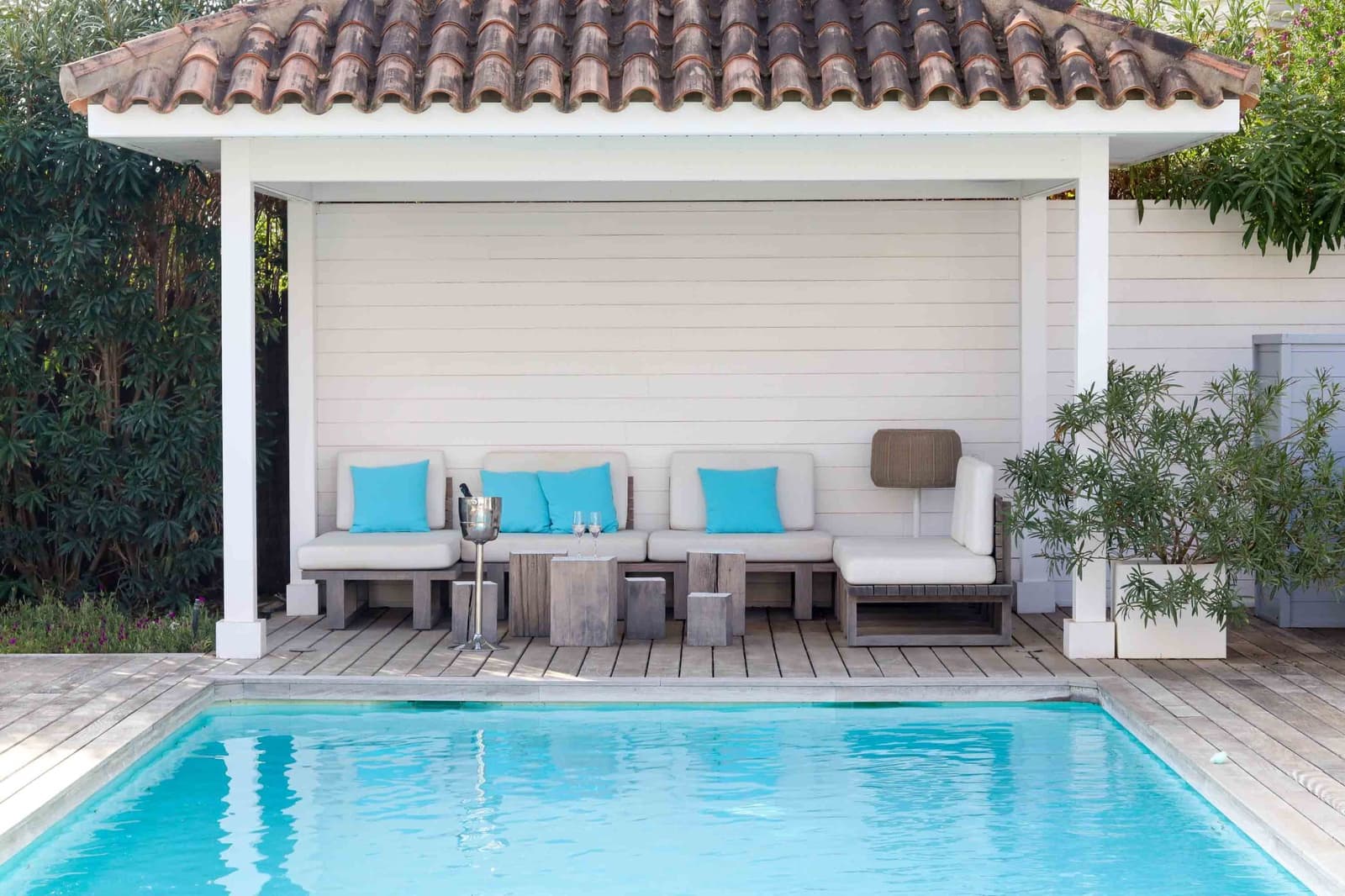 4 sovrum Villa till salu i Benahavis med pool garage - 1 850 000 € (Ref: 9026523)