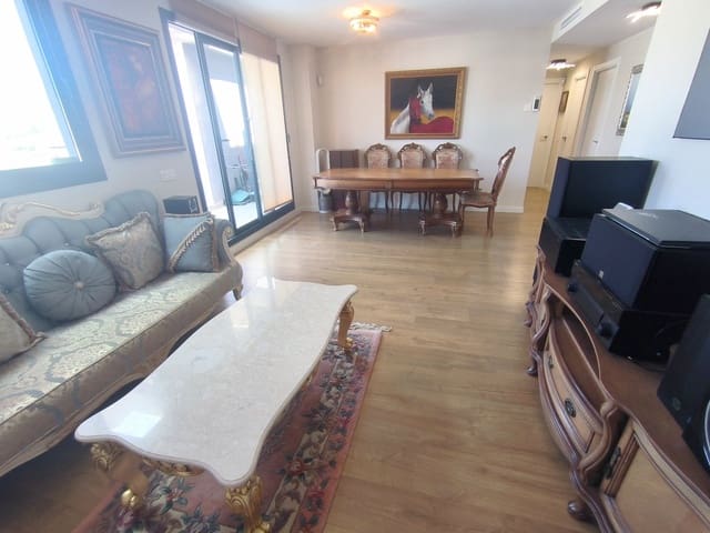 3 slaapkamer Penthouse te koop in Centro, Estepona met garage - € 580.000 (Ref: 9073552)