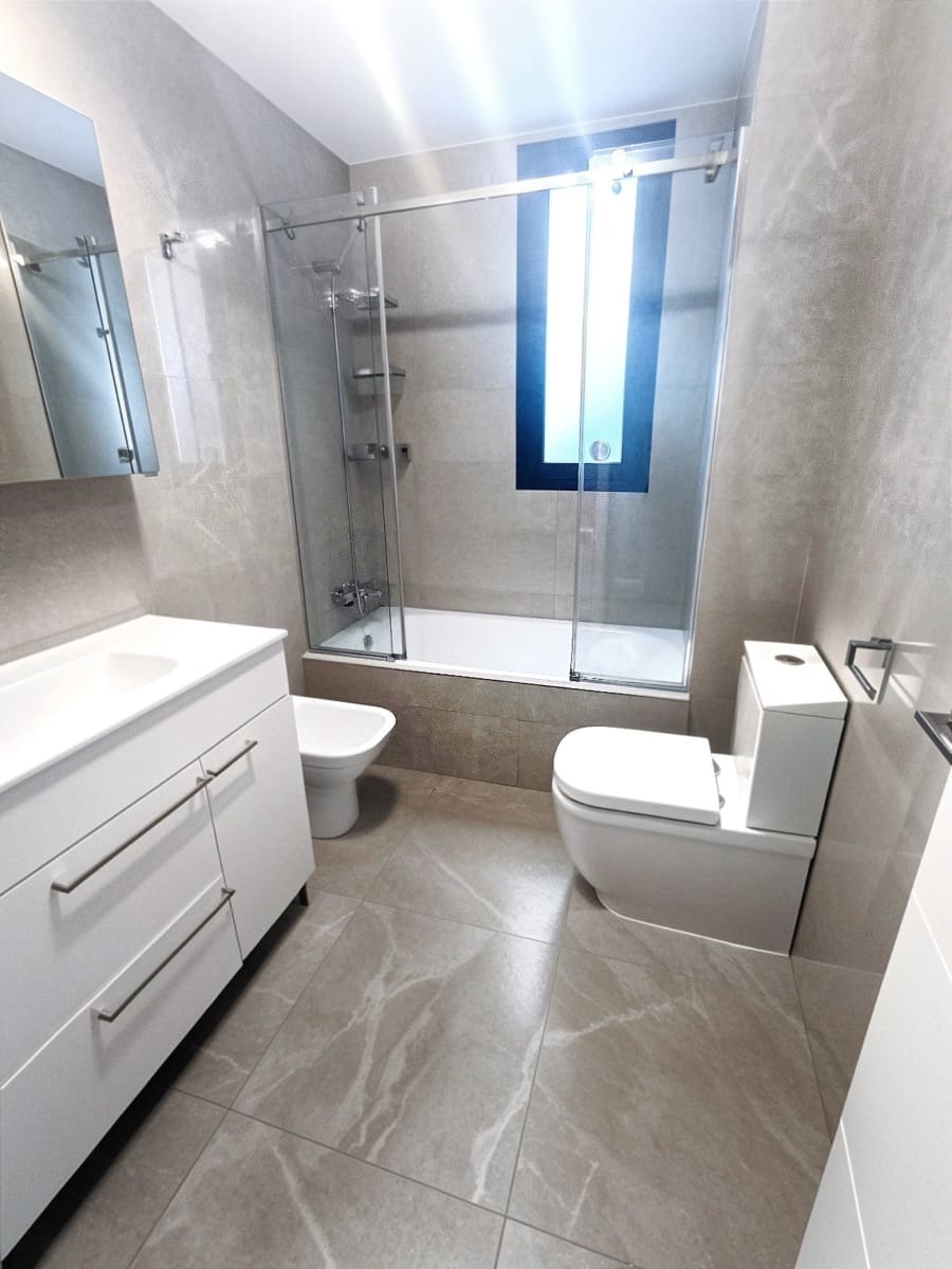 3 slaapkamer Penthouse te koop in Estepona met garage - € 580.000 (Ref: 9073552)