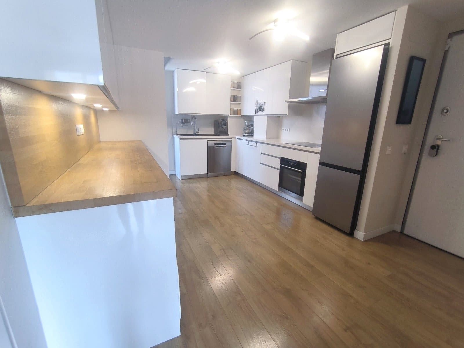 3 slaapkamer Penthouse te koop in Estepona met garage - € 580.000 (Ref: 9073552)