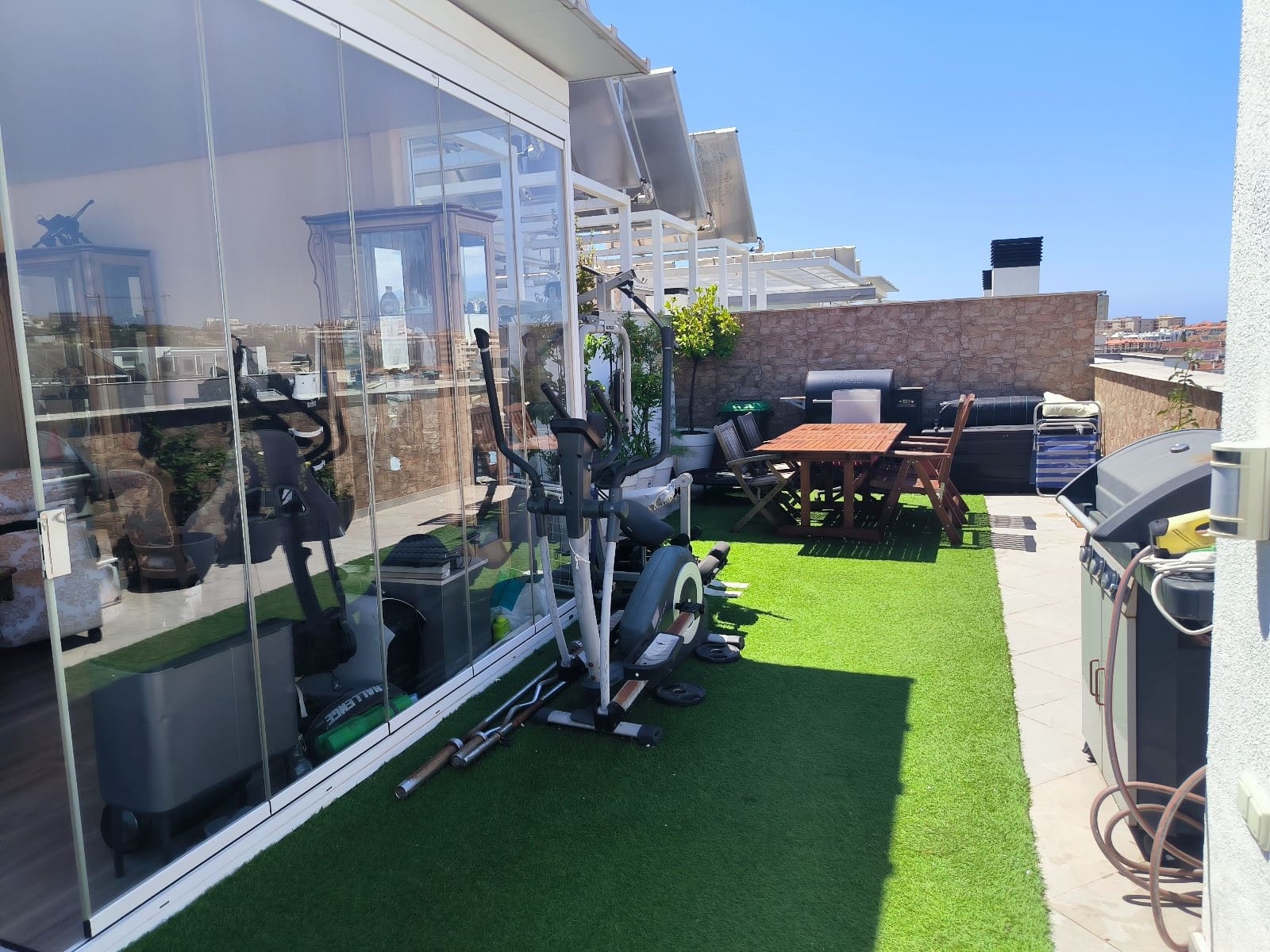 3 slaapkamer Penthouse te koop in Estepona met garage - € 580.000 (Ref: 9073552)