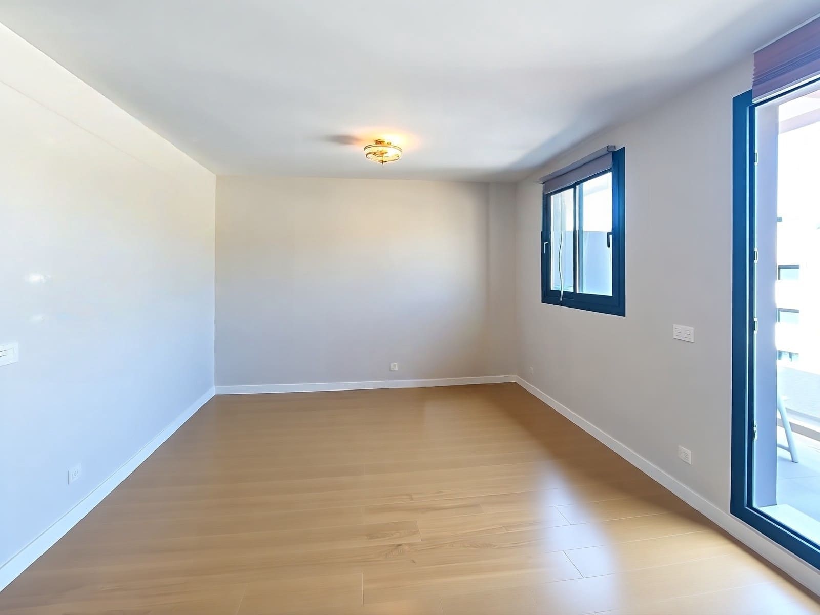 3 bedroom Penthouse for sale in Estepona with garage - € 580,000 (Ref: 9073552)