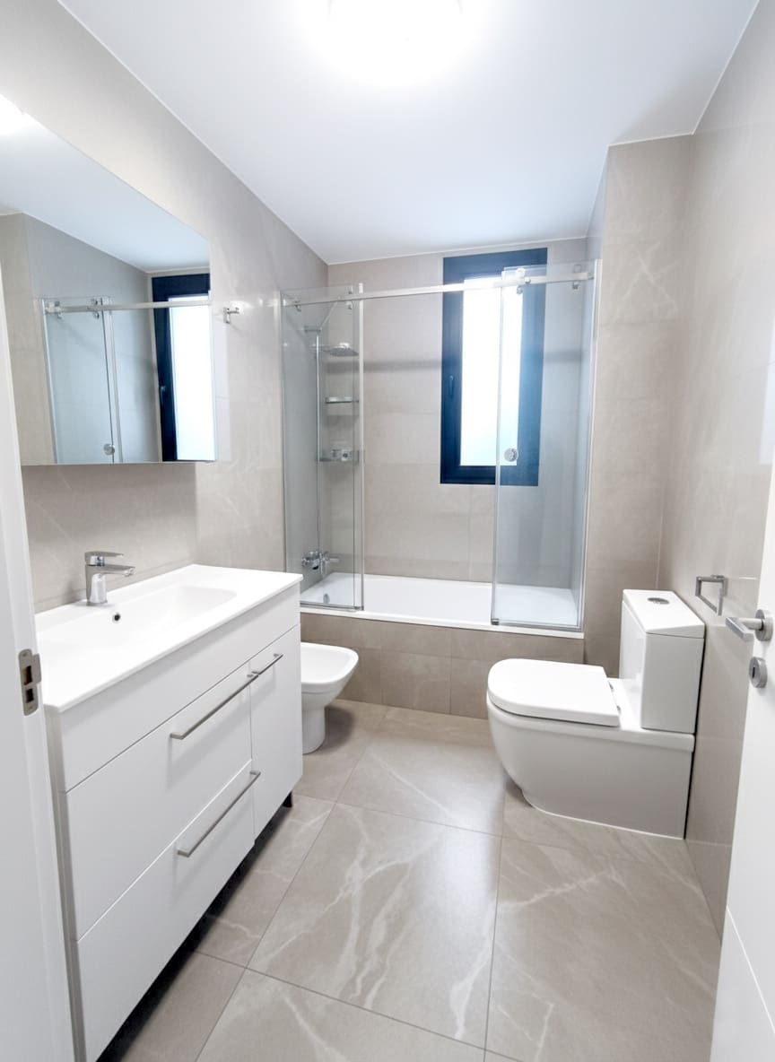 3 bedroom Penthouse for sale in Estepona with garage - € 580,000 (Ref: 9073552)